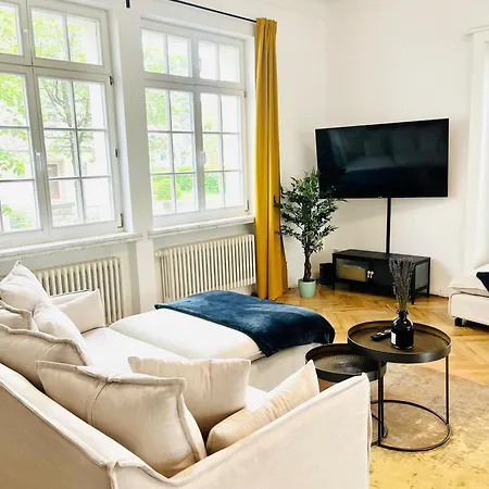Luxusapartment Im Dichterviertel *garten*parkplatz*wifi* Apartment *